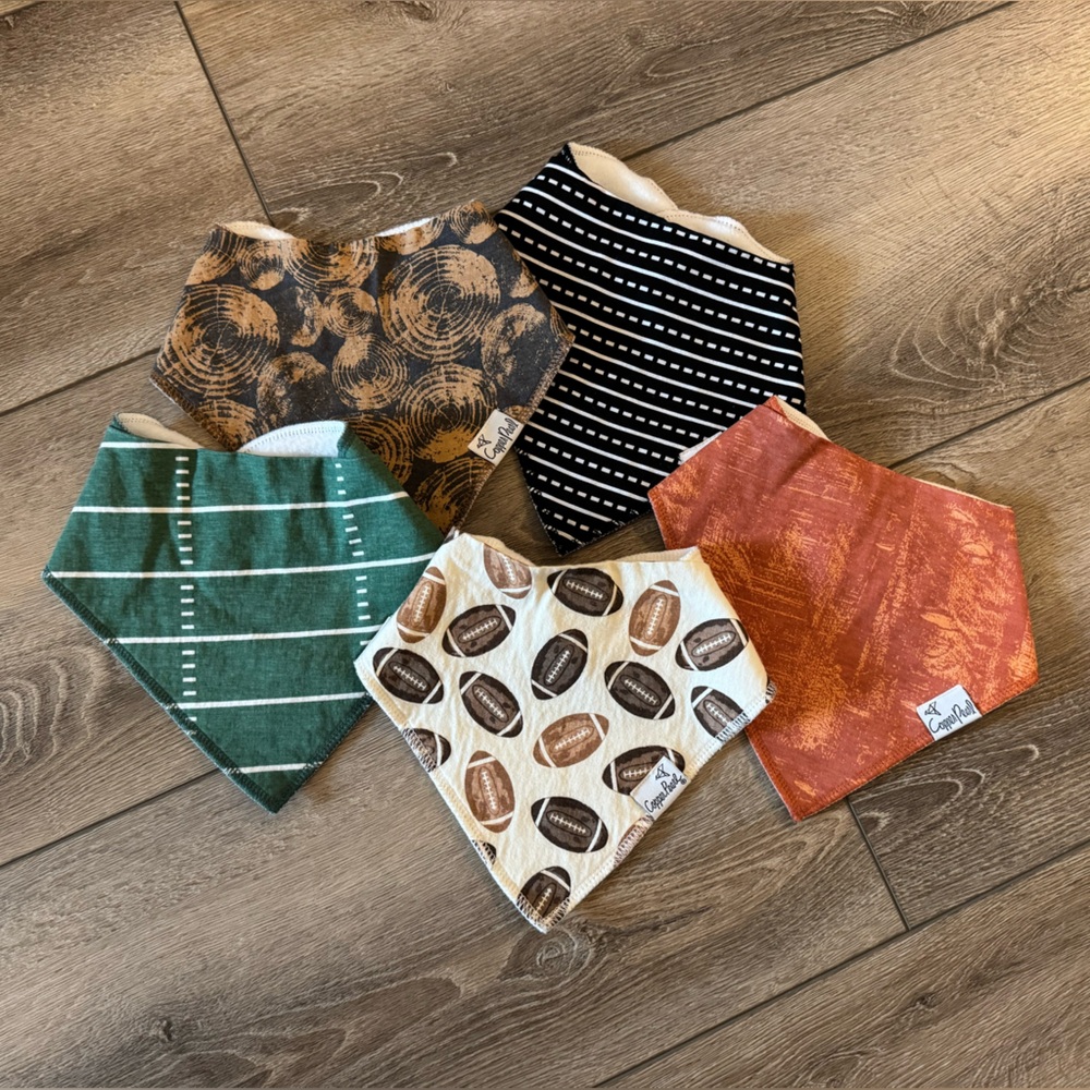 NWOT Set of 5 Assorted Copper Pearl Patterned Bandana Bibs